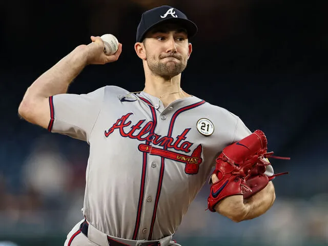 Braves' Strider to begin season on IL with oblique strain